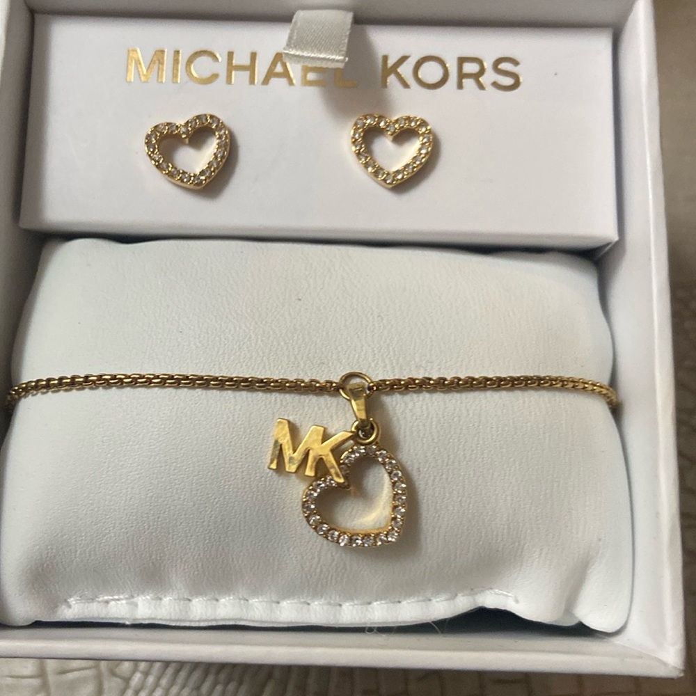 New Michael kors bracelet and earrings set
